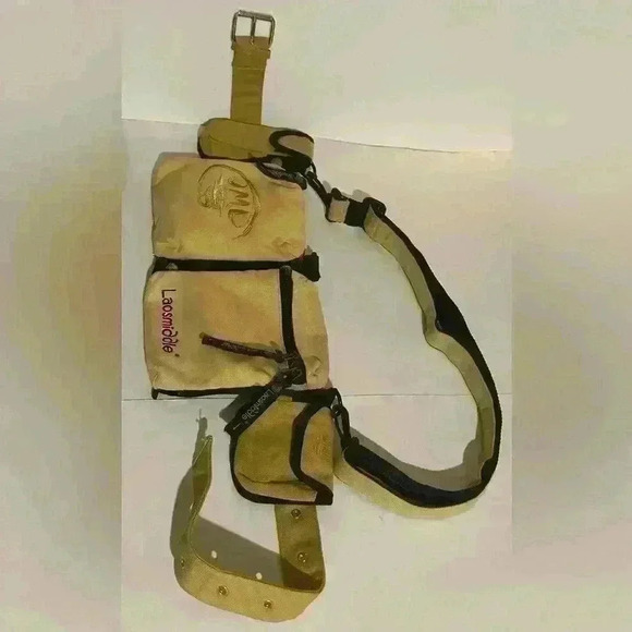 A Laosmiddle combo fanny packs / pouches w/a shoulder strap - Picture 3 of 12